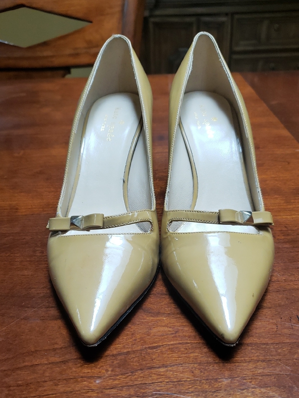 kate spade Beige Patent Pointed-Toe Pumps with Bow Accent